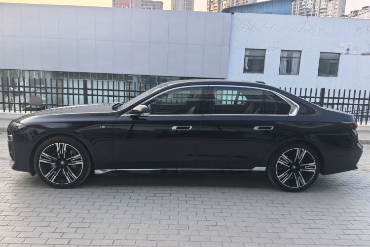 Used BMW 7 Series 2023 740Li Leading Model M Sport Package Exterior 3