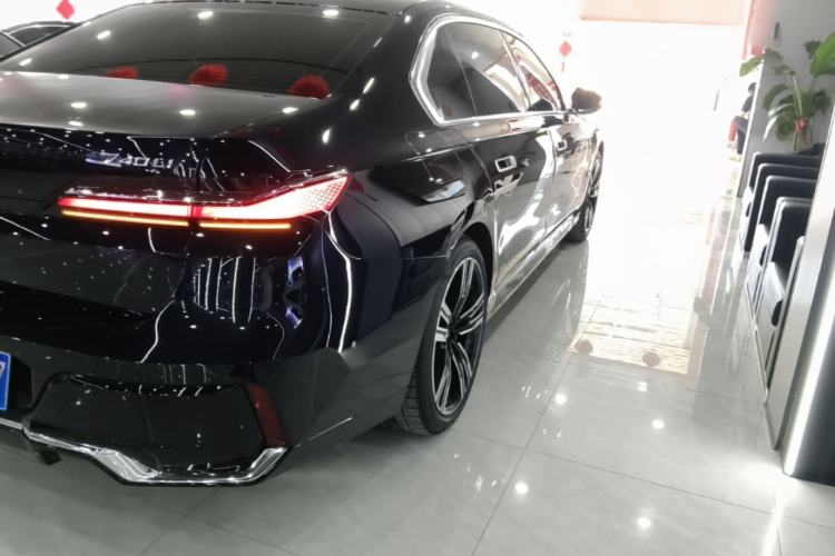 Used BMW 7 Series 2023 Restyled 740Li Luxury Edition M Sport Package Exterior 3