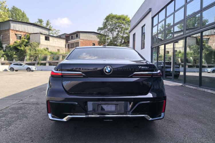 Used BMW 7 Series 2023 735Li M Sport Package Exterior 3