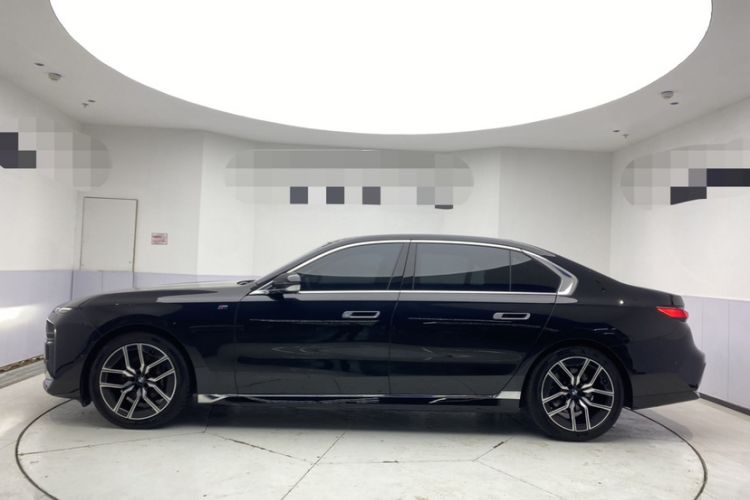 Used BMW 7 Series 2023 735Li M Sport Package Exterior 3