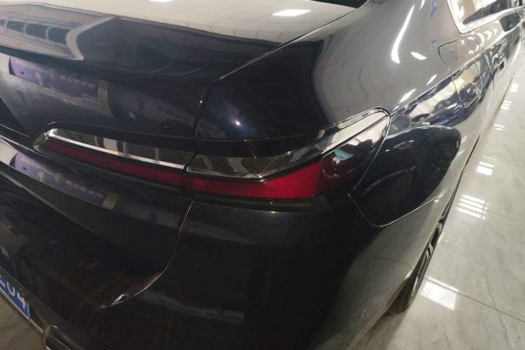 Used BMW 7 Series 2023 735Li M Sport Package Exterior 3