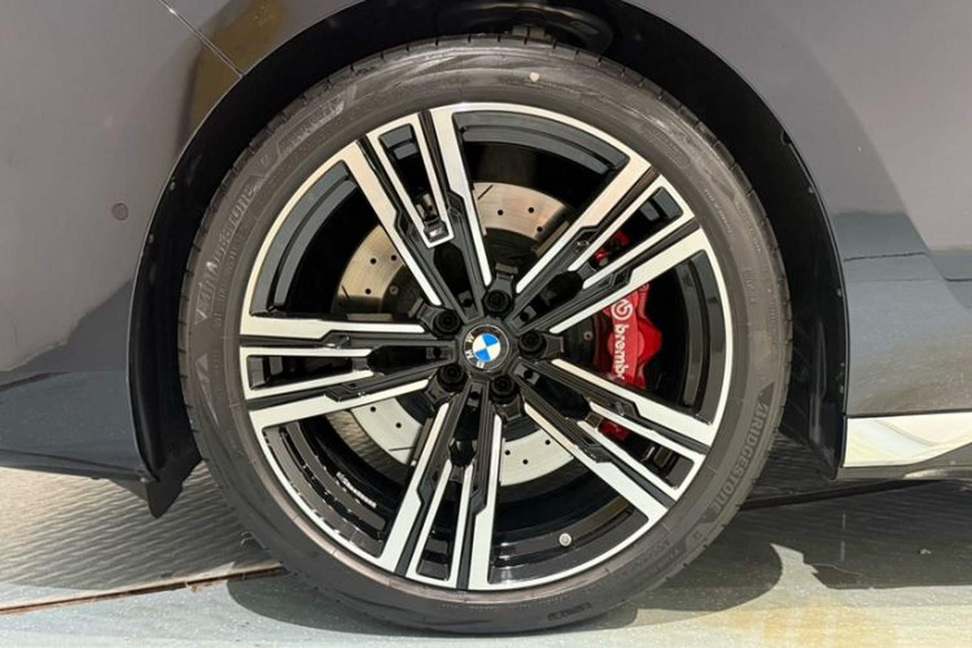 Used BMW 7 Series 2023 740Li Luxury Edition M Sport Package Exterior 3