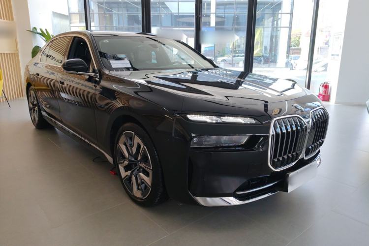 Used BMW 7 Series 2023 740Li Luxury Edition with Premium Package Exterior 3