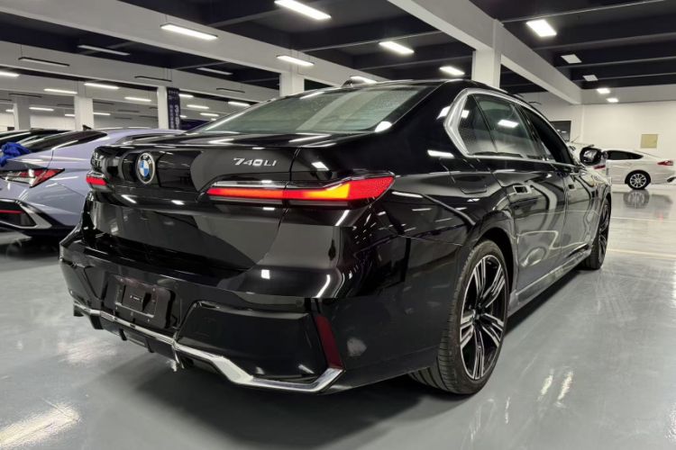 Used BMW 7 Series 2023 Restyled 740Li Luxury Edition M Sport Package Exterior 3
