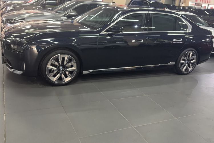 Used BMW 7 Series 2023 740Li Luxury Edition with Premium Package Exterior 3