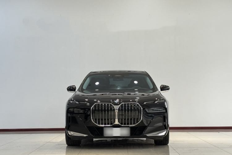 Used BMW 7 Series 2023 735Li M Sport Package Exterior 3