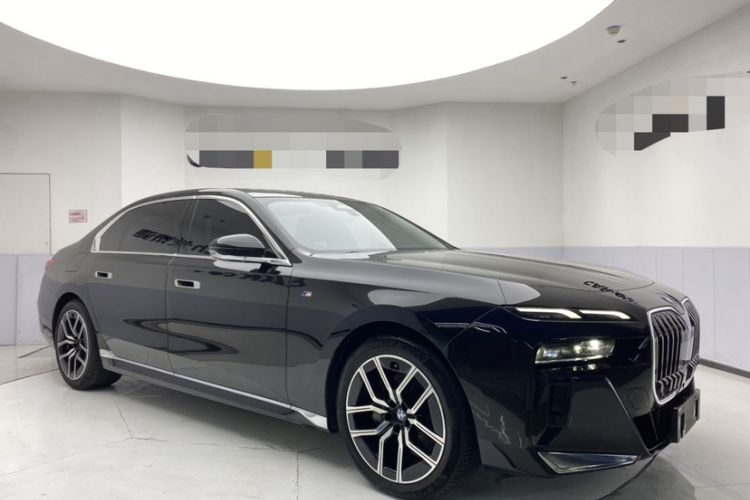 Used BMW 7 Series 2023 735Li M Sport Package Exterior 3