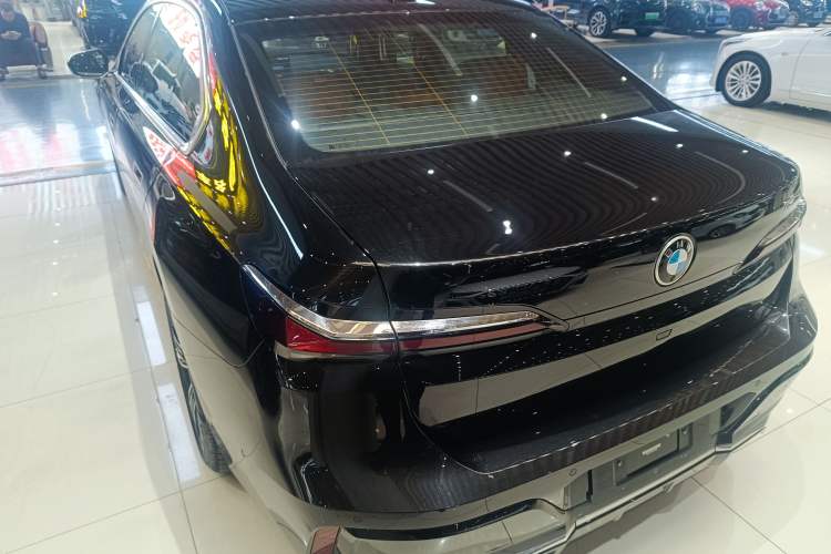 Used BMW 7 Series 2023 740Li Luxury Edition M Sport Package Exterior 3