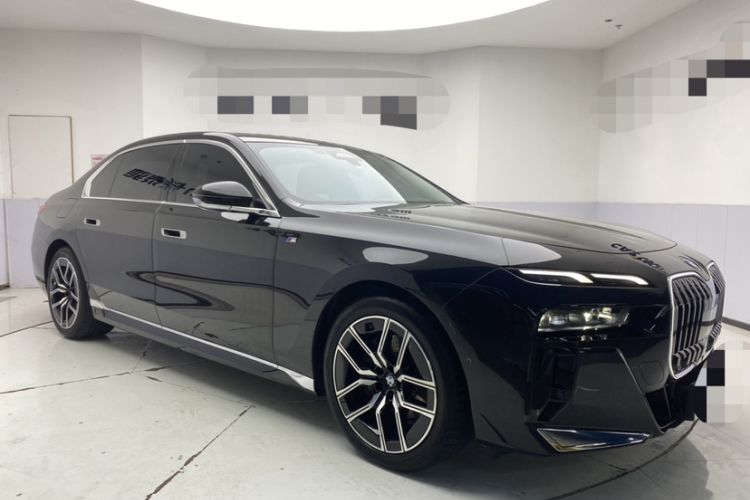 Used BMW 7 Series 2023 735Li M Sport Package Exterior 4