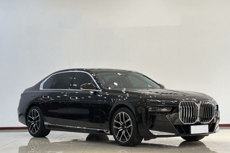 Used BMW 7 Series 2023 735Li M Sport Package Exterior 4