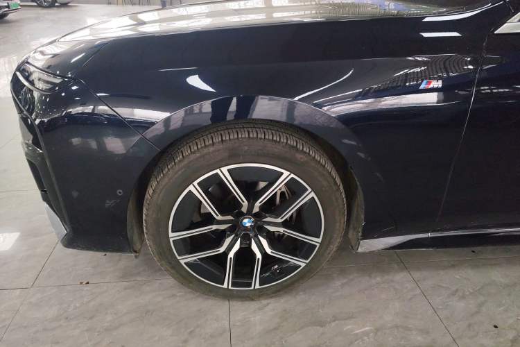 Used BMW 7 Series 2023 735Li M Sport Package Exterior 4