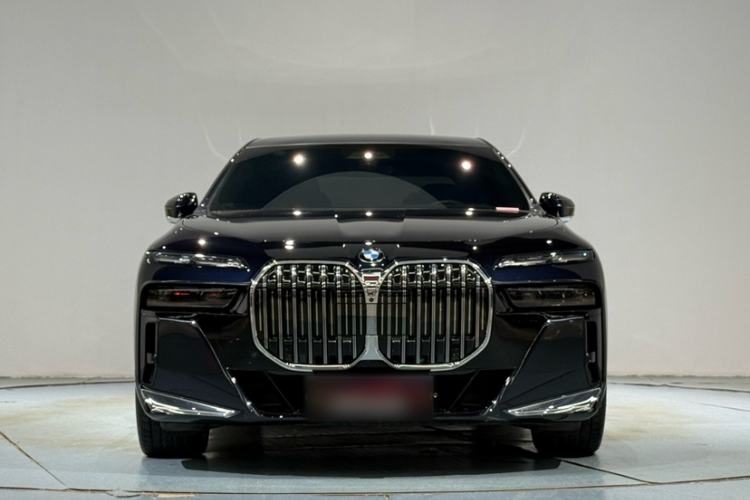 Used BMW 7 Series 2023 740Li Luxury Edition M Sport Package Exterior 4