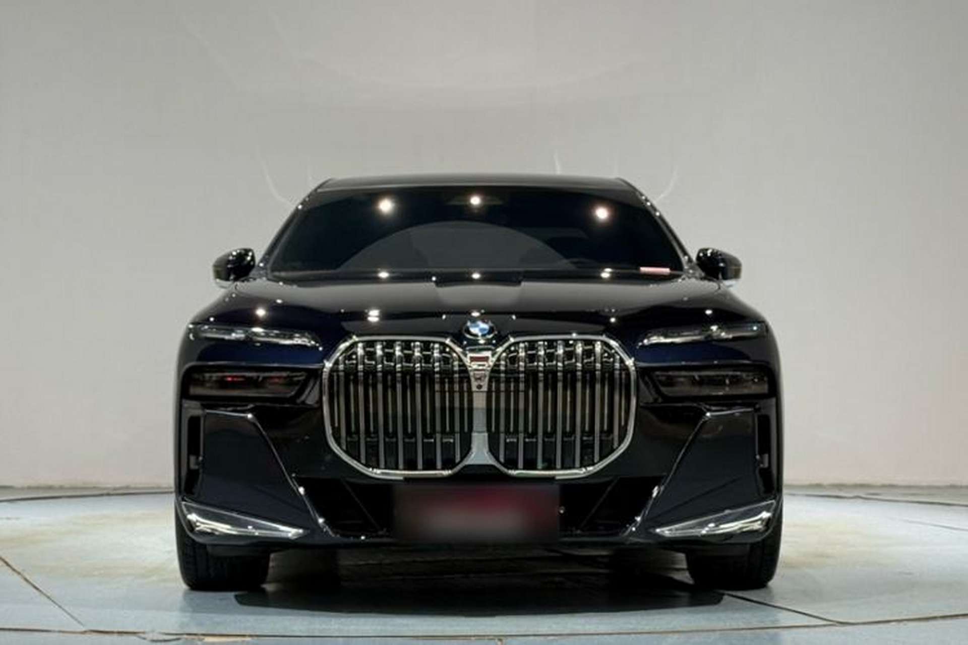 Used BMW 7 Series 2023 740Li Luxury Edition M Sport Package Exterior 4