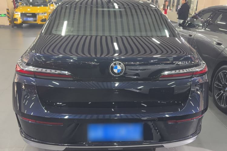 Used BMW 7 Series 2023 740Li Luxury Edition with Premium Package Exterior 4