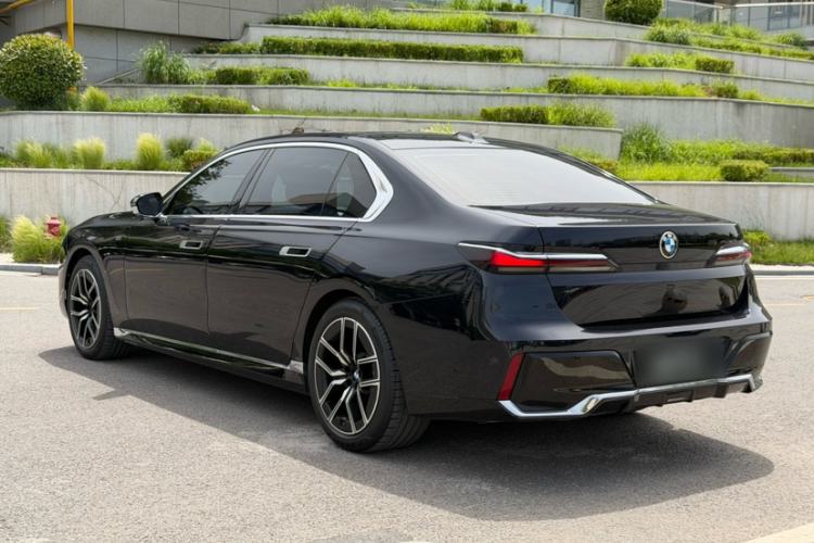 Used BMW 7 Series 2023 735Li M Sport Package Exterior 4