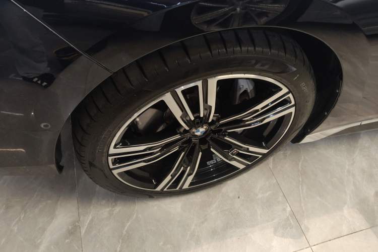 Used BMW 7 Series 2023 740Li Leading Model M Sport Package Exterior 4