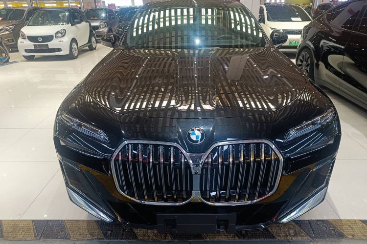 Used BMW 7 Series 2023 740Li Luxury Edition M Sport Package Exterior 4