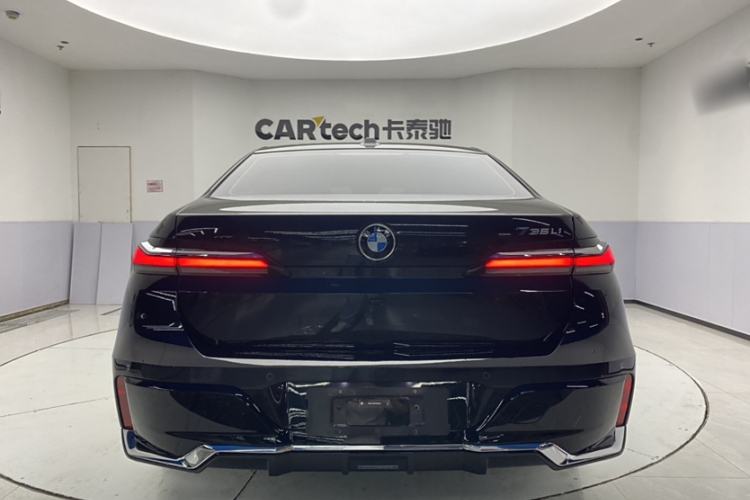 Used BMW 7 Series 2023 735Li M Sport Package Exterior 4