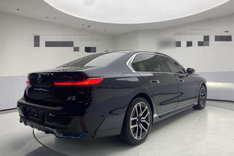 Used BMW 7 Series 2023 735Li M Sport Package Exterior 5