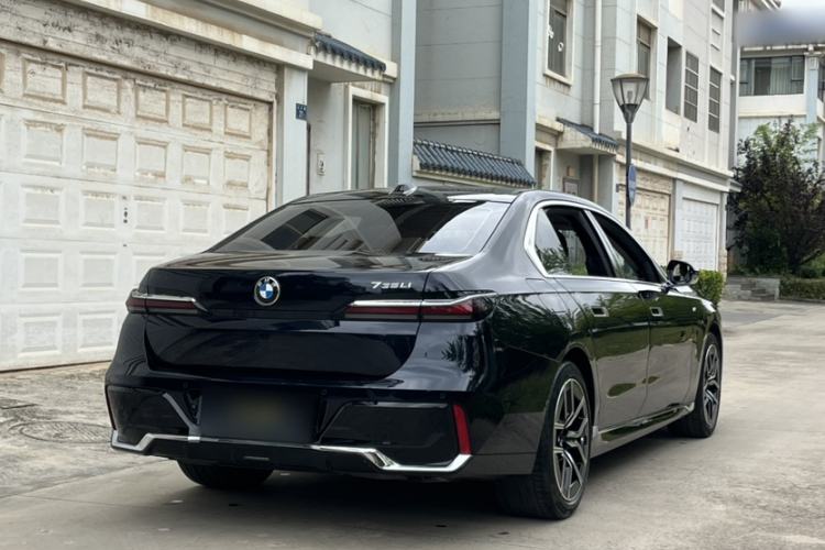Used BMW 7 Series 2023 735Li M Sport Package Exterior 5