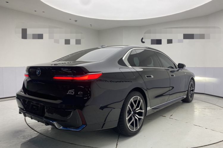 Used BMW 7 Series 2023 735Li M Sport Package Exterior 5