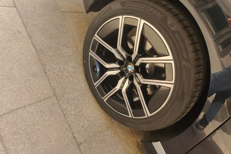 Used BMW 7 Series 2023 735Li M Sport Package Exterior 5