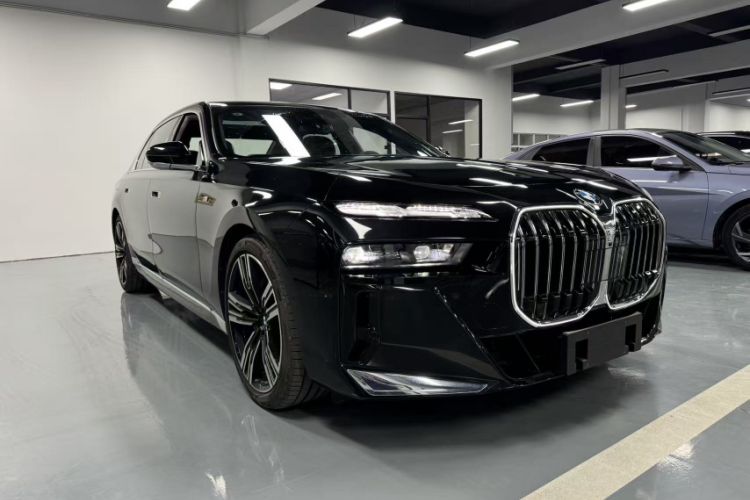 Used BMW 7 Series 2023 Restyled 740Li Luxury Edition M Sport Package Exterior 5
