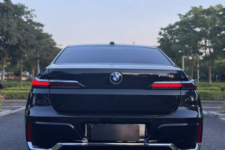 Used BMW 7 Series 2023 740Li Luxury Edition M Sport Package Exterior 5