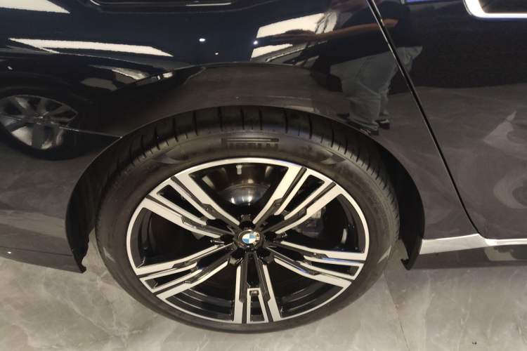 Used BMW 7 Series 2023 740Li Leading Model M Sport Package Exterior 5