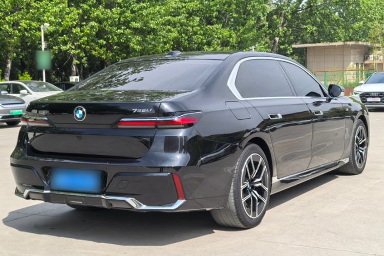 Used BMW 7 Series 2023 735Li M Sport Package Exterior 5