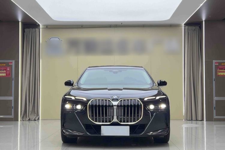 Used BMW 7 Series 2023 735Li M Sport Package Exterior 6