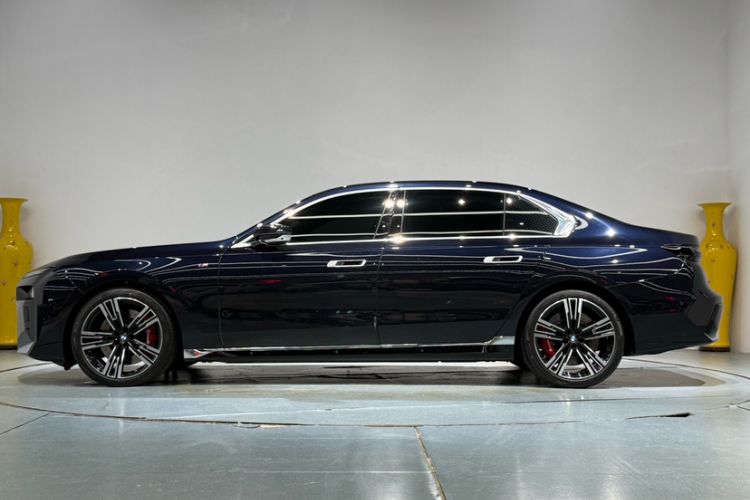 Used BMW 7 Series 2023 740Li Luxury Edition M Sport Package Exterior 6