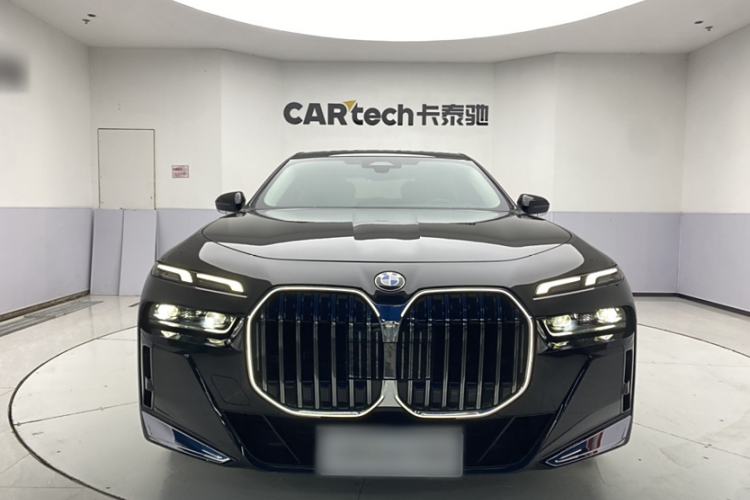 Used BMW 7 Series 2023 735Li M Sport Package Exterior 6