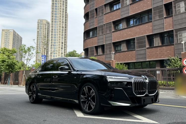 Used BMW 7 Series 2023 Restyled 740Li Luxury Edition M Sport Package Exterior 7