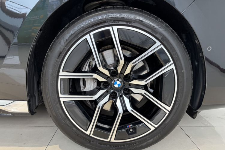 Used BMW 7 Series 2023 735Li M Sport Package Exterior 7