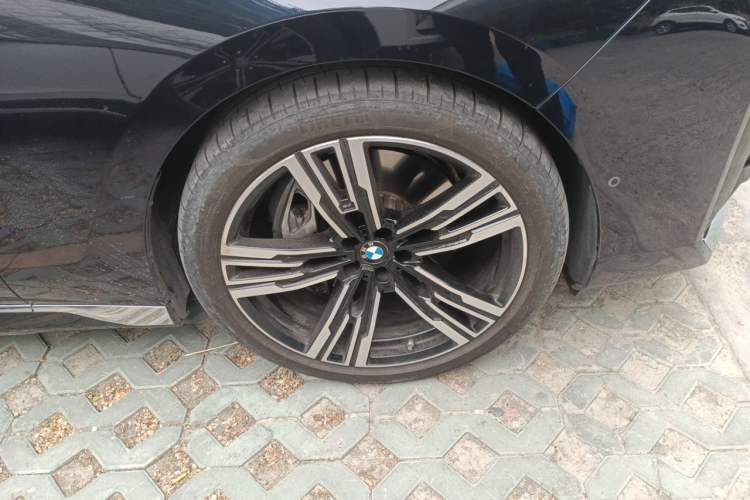 Used BMW 7 Series 2023 740Li Luxury Edition M Sport Package Exterior 7