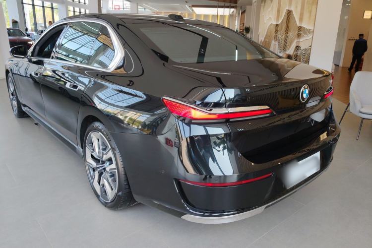Used BMW 7 Series 2023 740Li Luxury Edition with Premium Package Exterior 8
