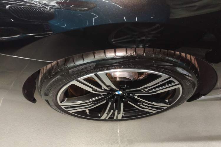 Used BMW 7 Series 2023 740Li Leading Model M Sport Package Exterior 8