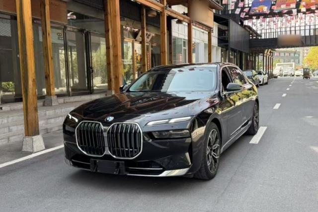 Used BMW 7 Series 2023 735Li Luxury Package