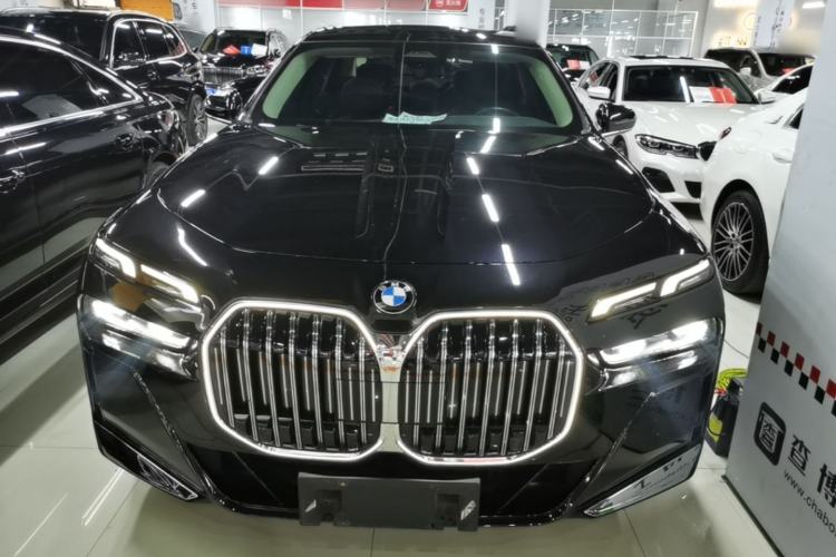 Used BMW 7 Series 2023 735Li M Sport Package Front