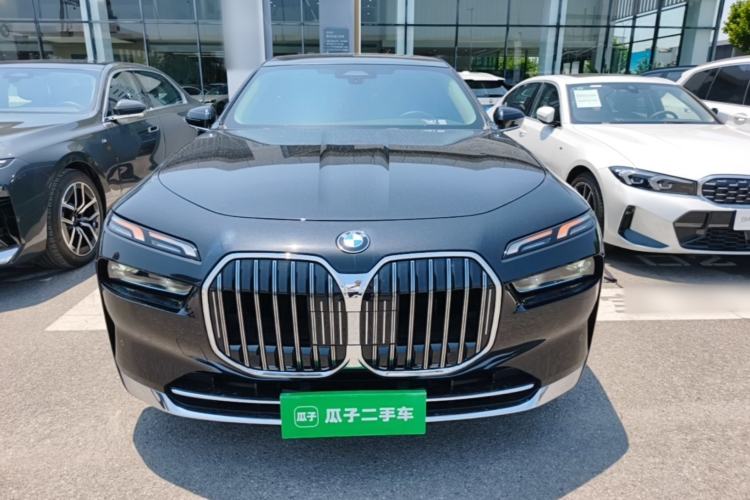 Used BMW 7 Series 2023 735Li Luxury Package Front