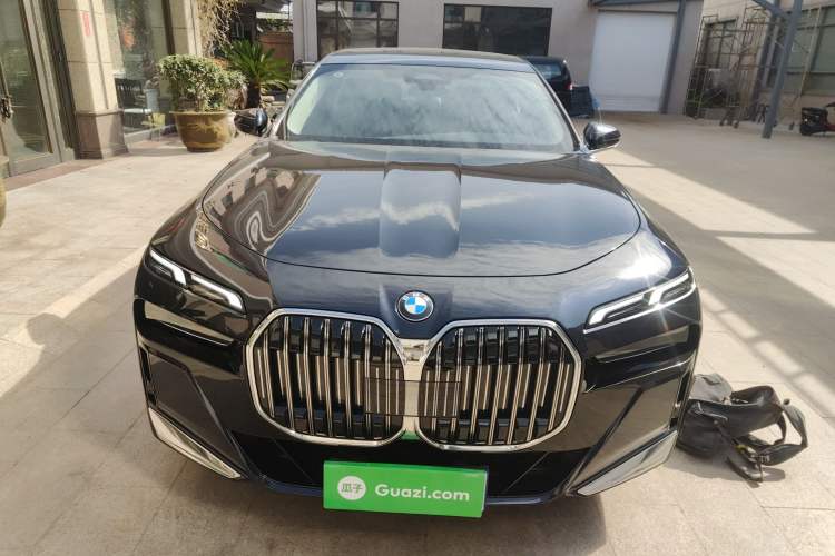 Used BMW 7 Series 2023 735Li M Sport Package Front