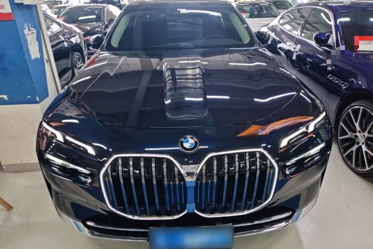 Used BMW 7 Series 2023 735Li Luxury Package Front