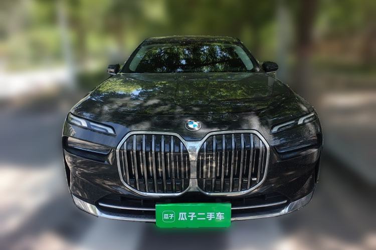 Used BMW 7 Series 2023 735Li Luxury Package Front