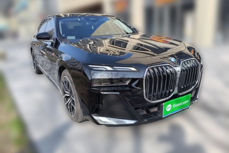 Used BMW 7 Series 2023 735Li M Sport Package Front Right 45 Deg