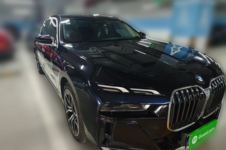 Used BMW 7 Series 2023 735Li M Sport Package Front Right 45 Deg