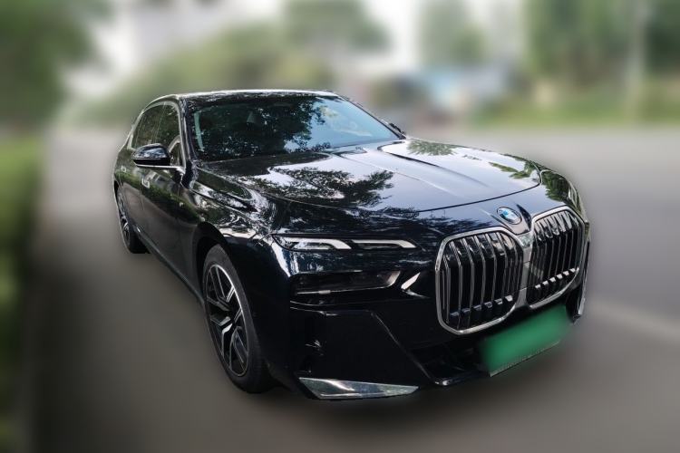 Used BMW 7 Series 2023 735Li M Sport Package Front Right 45 Deg