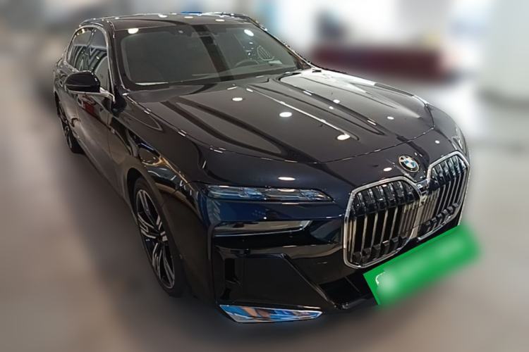 Used BMW 7 Series 2023 740Li Luxury Edition M Sport Package Front Right 45 Deg