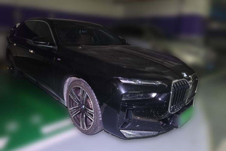 Used BMW 7 Series 2023 Restyled 740Li Luxury Edition M Sport Package Front Right 45 Deg