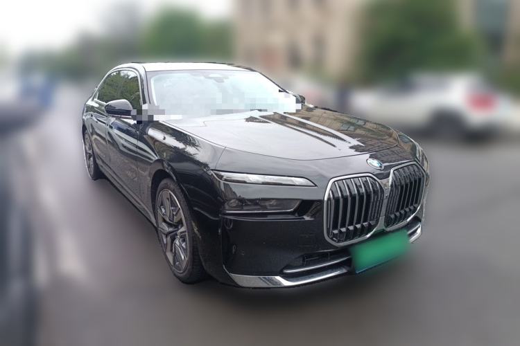 Used BMW 7 Series 2023 740Li Leading Edition Luxury Package Front Right 45 Deg